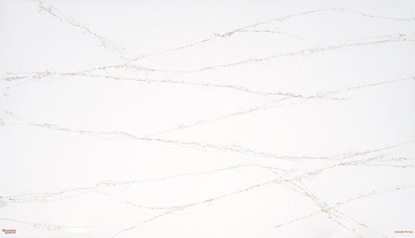 SUPER JUMBO Quantra - 9015 Calacatta Ferrara <br>Grade : 1ere Qualite <br>Fini : Poli <br>Epaisseur : 1.25''<br>Dimensions : 136'' x 79''<br>Indice de prix : $$$ <br>
