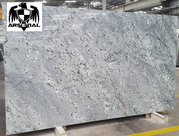 Granite Jasper <br>Fini : POLI - Lot : 46436 <br> Epaisseur : 1.25'' <br>Dimensions : +,- 130'' x 75'' <br> Indice de prix : $$$$ <br> ARRIVAGE JANVIER 2027