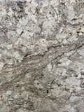 Granite Alaska White Premium <br>Fini : Poli - Lot : 8377 <br> Epaisseur : 1.25'' <br> Dimensions : +,- 129'' x 77'' <br> Indice de prix : $$$$<br>