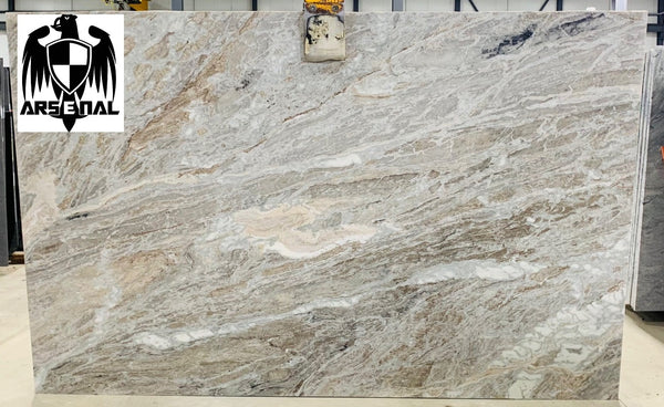 Quartzite Fantasy Brown Premium <br>Fini : Poli - Lot : 3127 <br>Epaisseur : 1.25'' <br> Dimensions : 122'' x 78'' <br> Indice de prix : $$ <br>