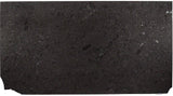 Granite Noir St-Henri Black Premium <br> Fini : Poli - Lot : 1202 <br> Epaisseur : 1.25'' <br> Dimensions : +,- 109 x 56' <br> Indice de prix : $$$$ <br>