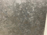 Granite Noir St-Henri Black Premium <br> Fini : Poli - Lot : 1202 <br> Epaisseur : 1.25'' <br> Dimensions : +,- 109 x 56' <br> Indice de prix : $$$$ <br>