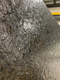 Granite Black Pearl Premium  <br>Fini : LAPATURA/ANTIQUE  -  Lot : 43722 <br>Epaisseur : 1.25''  <br>Dimensions : +,- 131'' x 79'' <br> Indice de prix : $$ <br>  ARRIVAGE MAI 2024