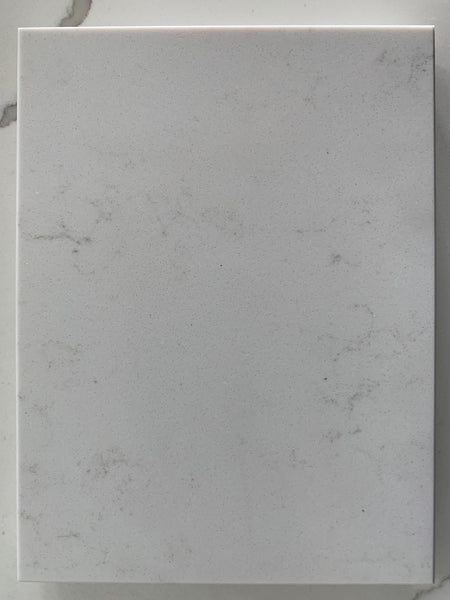 JUMBO Technistone Noble Linea <br>Grade : 1ere Qualite <br>Fini : Poli <br>Epaisseur : 0.75''<br>Dimensions : 126'' x 61'' <br>Indice de prix : $$$ <br>