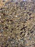Granite Madura Gold * SOLDE * <br> Fini : Poli - Lot : 8491 <br>Epaisseur : 1.25'' <br>Dimensions : +,- 120' x 78'' <br> Indice de prix : $ <br>