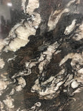 Granite Titanium Premium <br>Fini : Poli - Lot : 116632 <br>Epaisseur : 1.25'' <br>Dimensions : +,-87'' x 78'' <br> Indice de prix : $$$$ <br>
