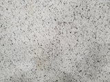 Granite Bethel White Premium <br>Fini : MAT recto/verso - Lot : 18794 <br>Epaisseur : **1.50** '' <br>Dimesions : 106'' x 64'' <br> Indice de prix : $$$ <br>