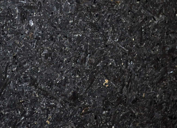 Granite Noir Cambrian Premium <br> Fini : Antique - Lot : 686 <br> Epaisseur : 1.25'' <br> Dimensions : +,- 120 x 75 '' <br> Indice de prix : $$$$ <br>