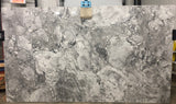 Quartzite Super White Calacatta RÉGULIER <br>Fini : Poli - Lot : 37017COM <br>Epaisseur : 1.25'' <br>Dimensions : +,-128'' x 73'' <br> Indice de prix : $$$ <br>