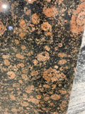 Granite Baltic Brown Premium <br>Fini : Poli - Lot : 1234 <br>Epaisseur : 1.25'' <br>Dimensions : 101'' x 72'' <br> Indice de prix : $ <br>
