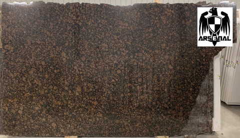 Granite Baltic Brown Premium  <br>Fini : Poli -  Lot : 1234  <br>Epaisseur : 1.25''  <br>Dimensions :  101'' x 72'' <br> Indice de prix : $ <br>