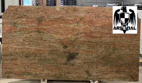 Granite Shivakashi   <br>Fini : Poli -  Lot : 8912  <br>Epaisseur : 1.25''  <br>Dimensions :  125'' x 64'' <br> Indice de prix : $ <br>