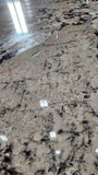 Granite Alaska White COMMERCIAL  <br>Fini : Poli -  Lot : 14871  <br>Epaisseur : 1.25''  <br>Dimensions : +,- 118'' x 71'' <br> Indice de prix : $ <br>  ** voir photos, téléphoner pour + infos **