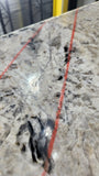 Granite Alaska White COMMERCIAL  <br>Fini : Poli -  Lot : 14871  <br>Epaisseur : 1.25''  <br>Dimensions : +,- 118'' x 71'' <br> Indice de prix : $ <br>  ** voir photos, téléphoner pour + infos **