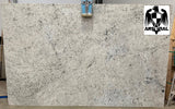Granite Colonial White Premium <br>Fini : Poli -  Lot : 3129  <br>Epaisseur : 1.25''  <br> Dimensions : +,- 122'' x 78'' <br> Indice de prix : $$ <br>