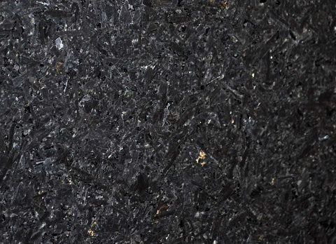 Granite Noir Cambrian Premium  <br> Fini : Antique  -  Lot : 29160 <br> Epaisseur : 1.25''  <br> Dimensions : +,- 126 x 77 '' <br> Indice de prix : $$$$ <br>