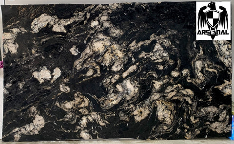 Granite Titanium Gold Premium <br>Fini : Antique -  Lot : 9204 <br>Epaisseur : 1.25''  <br>Dimensions : +,-128'' x 75'' <br> Indice de prix : $$$$ <br>