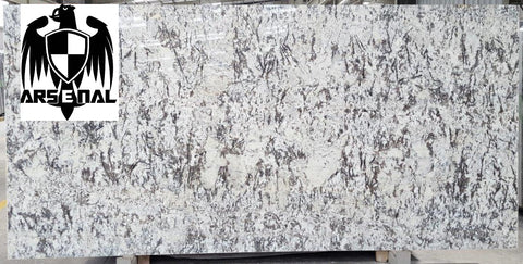 Granite Bianco Antico Premium  <br>Fini : Poli -  Lot : 39100 <br>Epaisseur : 1.25''  <br>Dimensions : +,-125'' x 61'' <br> Indice de prix : $$ <br>