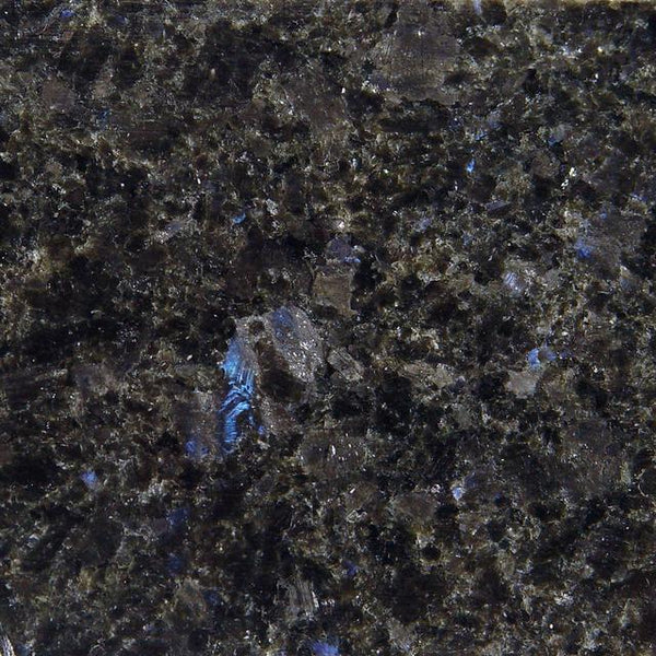 Granite Blue in the Night <br> Fini : Poli -  Lot : V1006 <br> Epaisseur : 1.25''  <br> Dimensions : +,- 120 x 70'' <br> Indice de prix : $$$ <br>
