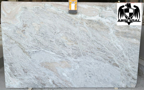 Quartzite Fantasy Brown Premium  <br>Fini : Poli -  Lot :  3267 <br>Epaisseur : 1.25''  <br>Dimensions : 113'' x 73'' <br> Indice de prix : $$ <br> ARRIVAGE MI-AOUT 2026