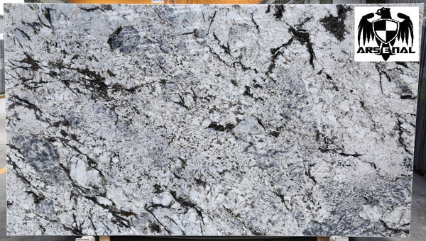 Granite New Azul Aran  <br>Fini : POLI -  Lot : 4510 <br> Epaisseur : 1.25''  <br>Dimensions : +,- 106'' x 55'' <br> Indice de prix : $$$ <br> ARRIVAGE JANVIER 2027