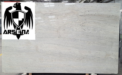 Granite Ivory Cream <br>Fini : Poli -  Lot : 45072 <br> Epaisseur : 1.25'' <br> Dimensions :  132'' x 79'' <br> Indice de prix : $$ <br>