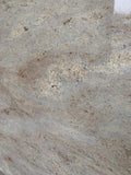 Granite Astoria <br> Fini : Poli -  Lot : 70307 <br> Epaisseur : 1.25''  <br>Dimensions : +,- 127'' x 75'' <br> Indice de prix : $$$$ <br>