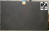 Granite Steel Grey ANTIQUE et POLI <br>Fini: Poli / Antique-  Lot: 44199 <br>Epaisseur : 1.25''  <br>Dimensions :  +,-116'' x 78''  <br> Indice de prix : $$ <br>