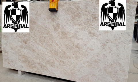 Quartzite TAJ MAHAL Premium  <br>Fini : Poli -  Lot :  29251 <br>Epaisseur : 1.25''  <br>Dimensions : 128'' x 69'' <br> Indice de prix : $$ <br> ARRIVAGE FIN JUIN 2025