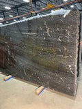 Granite Via Lattea Premium  <br>Fini : Poli -  Lot : 9372  <br>Epaisseur : 1.25''  <br> Dimensions : +,- 120' x 70'' <br> Indice de prix : $$$$ <b>