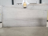 Marbre St-Clair Premium  <br>Fini : Poli -  Lot : 222  <br>Epaisseur : 1.25''  <br>Dimensions :  117'' x 58'' <br> Indice de prix : $$ <br>