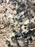 Granite Azzurite Premium  <br>Fini : Poli -  Lot : 616  <br>Epaisseur : 1.25''  <br>Dimensions : +,- 128'' x 72'' <br> Indice de prix : $$$$<br>