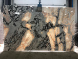 Quartzite Dover  White  <br>Fini : Poli -  Lot : 11473 <br>Epaisseur : 1.25''  <br>Dimensions : +,- 128'' x 75'' <br> Indice de prix : $$$$$ <br> ARRIVAGE MARS 2026