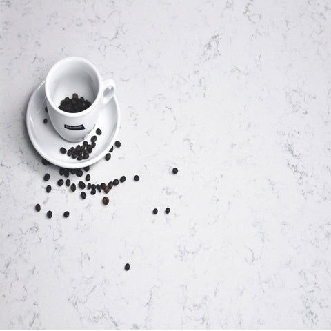 JUMBO Technistone Noble Supreme White <br>Grade : 2IEME. QUALITÉ <br>Fini : Poli <br>Epaisseur : 1.25''<br>Dimensions :  126'' x 61'' <br>Indice de prix : $$$$ <br>